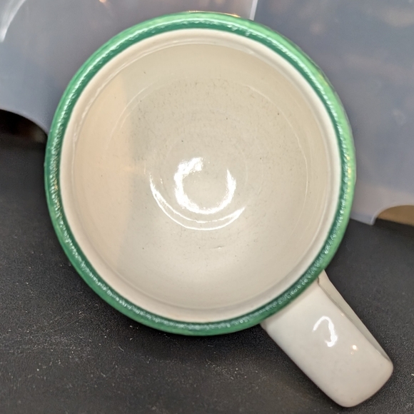 Handmade stoneware hand painted pea pod cream urn shaped 14oz coffee mug - Picture 4 of 6